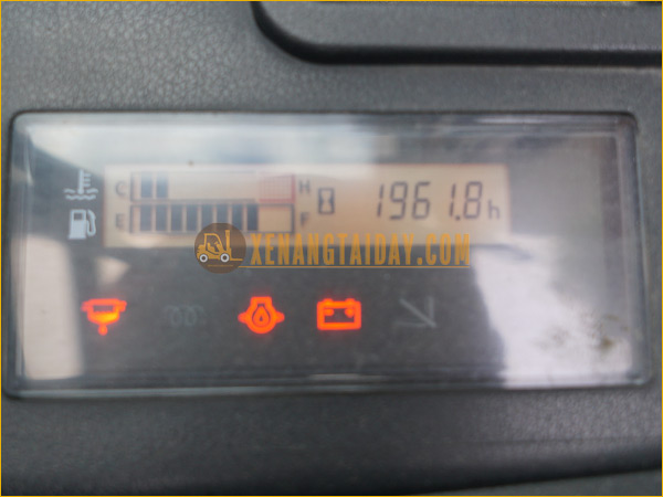 Xe nâng dầu TOYOTA 8FDL15
