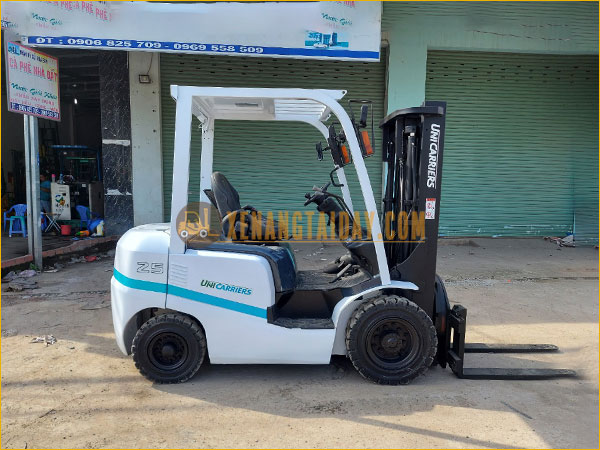 Xe nâng dầu UNICARRIERS FD25T4
