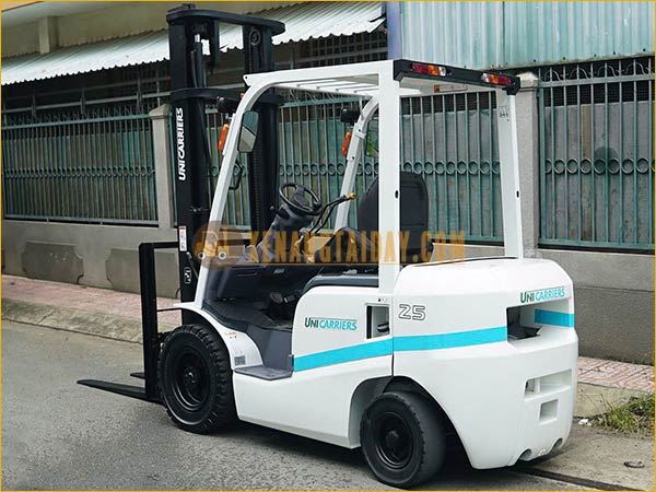 Xe nâng dầu UNICARRIERS FD25T4