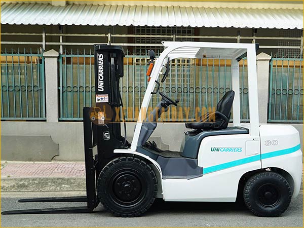 Xe nâng dầu UNICARRIERS FD30T4