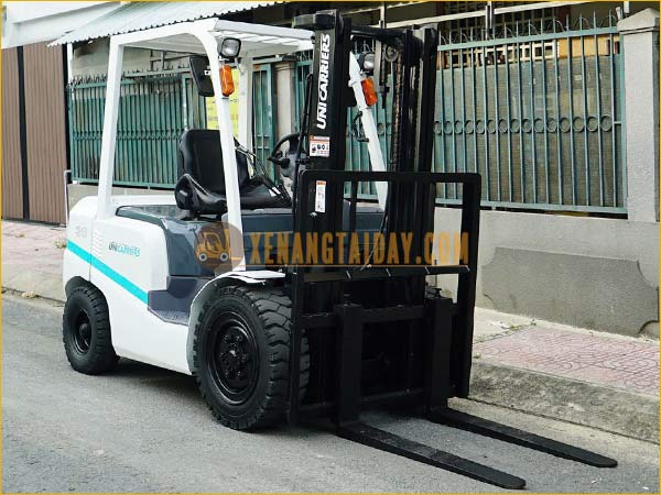 Xe nâng dầu UNICARRIERS FD30T4