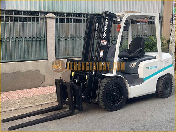 Xe nâng dầu UNICARRIERS FD30T4