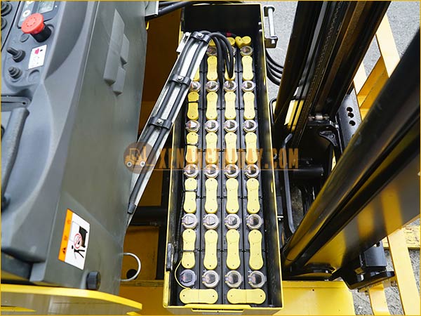 Xe nâng điện đứng lái KOMATSU FB09RS-15