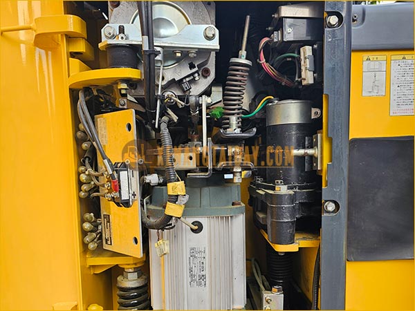 Xe nâng điện đứng lái KOMATSU FB10RW-15