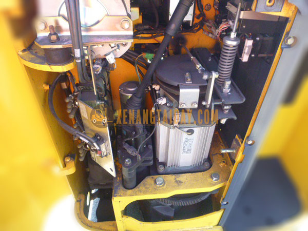 Xe nâng điện đứng lái Komatsu FB15RL-14