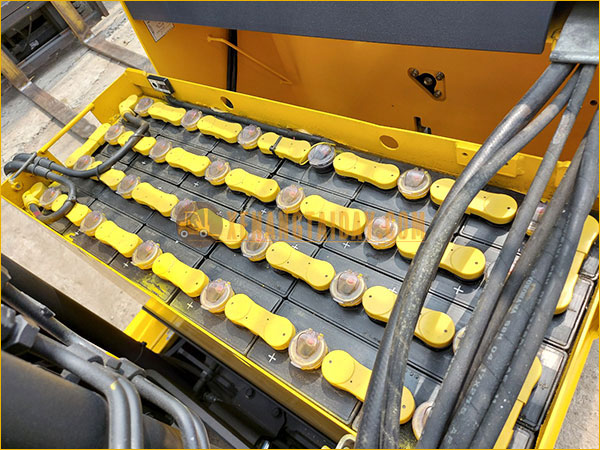 Xe nâng điện đứng lái Komatsu FB15RL-14