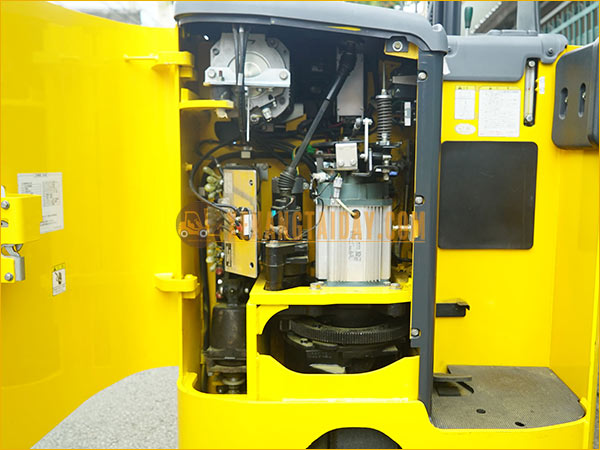 Xe nâng điện đứng lái KOMATSU FB15RL-14
