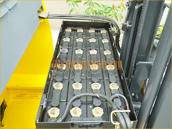 Xe nâng điện đứng lái KOMATSU FB15RL-14