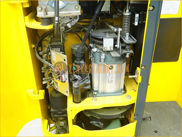 Xe nâng điện đứng lái KOMATSU FB15RL-14