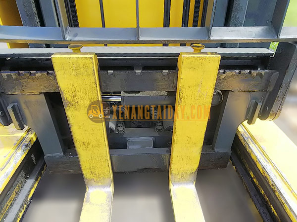 Xe nâng điện đứng lái Komatsu FB15RL-15