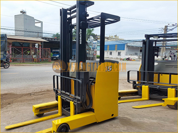 Xe nâng điện ngồi lái KOMATSU FB15RL-15