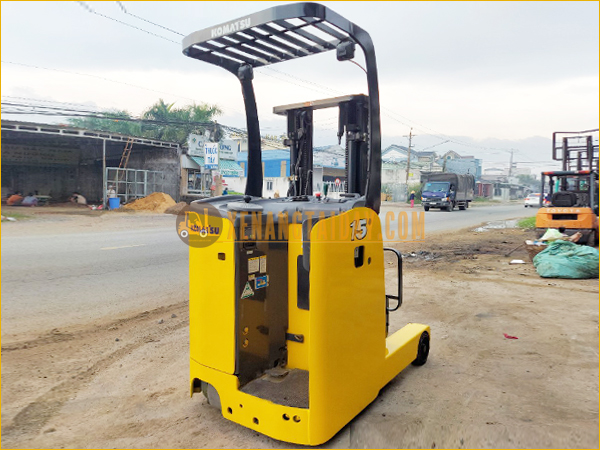 Xe nâng điện đứng lái Komatsu FB15RL-14