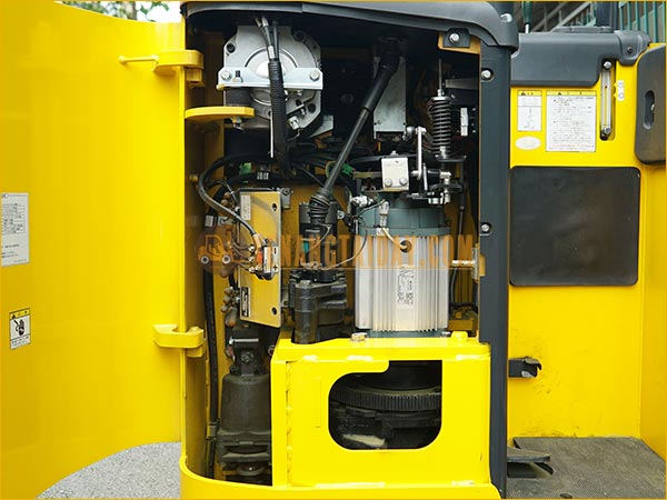 Xe nâng điện đứng lái KOMATSU FB15RL-15