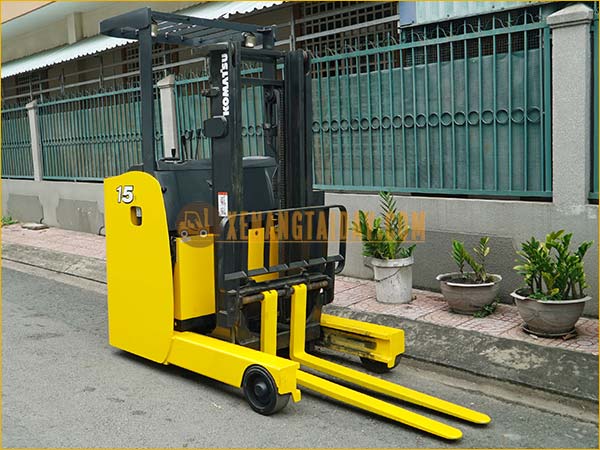 Xe nâng điện đứng lái KOMATSU FB15RL-15