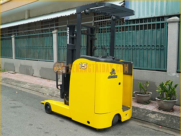Xe nâng điện đứng lái KOMATSU FB15RL-15