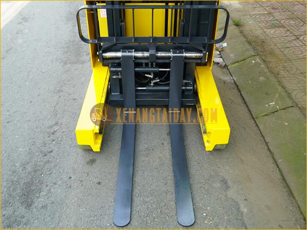 Xe nâng điện đứng lái KOMATSU FB15RL-15