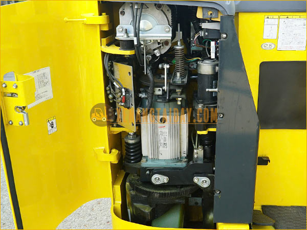 Xe nâng điện đứng lái KOMATSU FB15RP-15