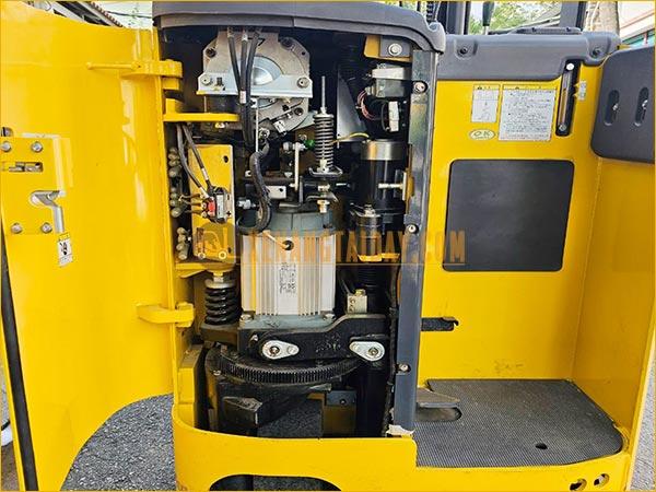 Xe nâng điện đứng lái KOMATSU FB15RS-15