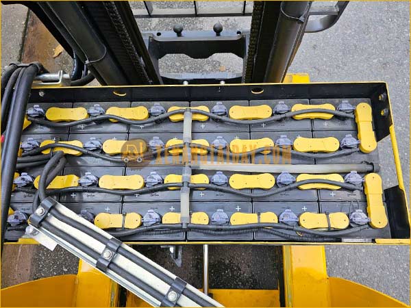 Xe nâng điện đứng lái KOMATSU FB15RS-15