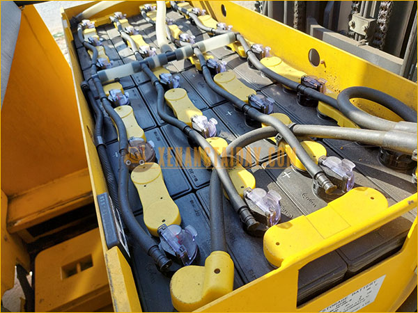 Xe nâng điện đứng lái Komatsu FB18RL-14