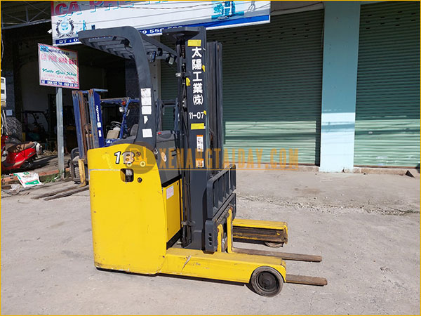 Xe nâng điện ngồi lái KOMATSU FB18RL-14