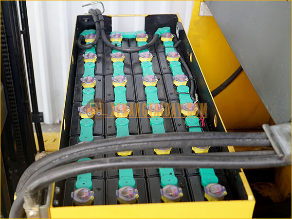 Xe nâng điện đứng lái KOMATSU FB18RL-14