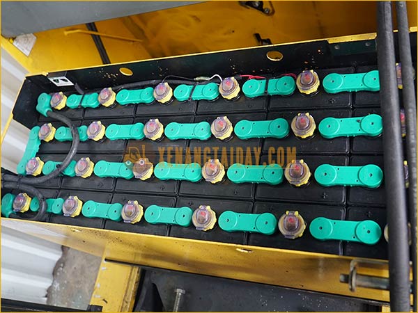 Xe nâng điện đứng lái KOMATSU FB18RL-14