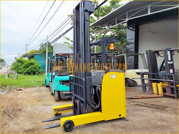 Xe nâng điện đứng lái KOMATSU FB18RL-15