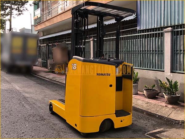 Xe nâng điện đứng lái KOMATSU FB18RL-15