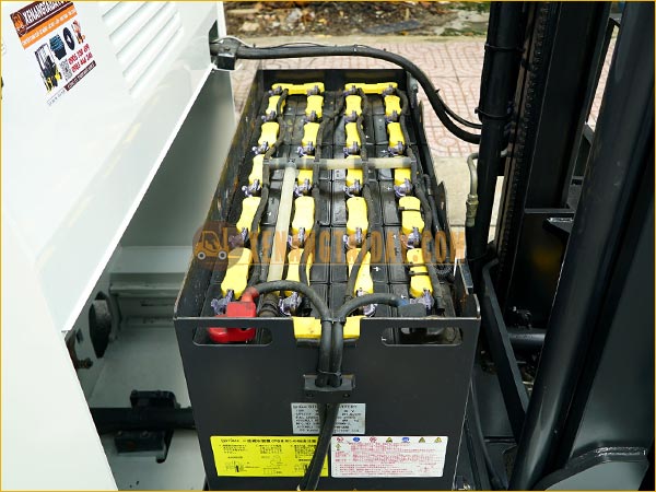 Xe nâng điện đứng lái NICHIYU FBRM15-80-300