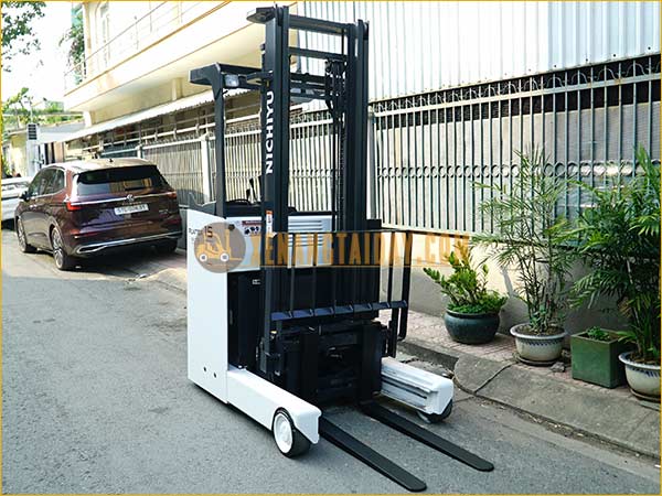 Xe nâng điện đứng lái NICHIYU FBRM15-85B-400SF