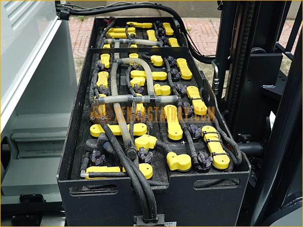 Xe nâng điện đứng lái NICHIYU FBRM25-H80B-470