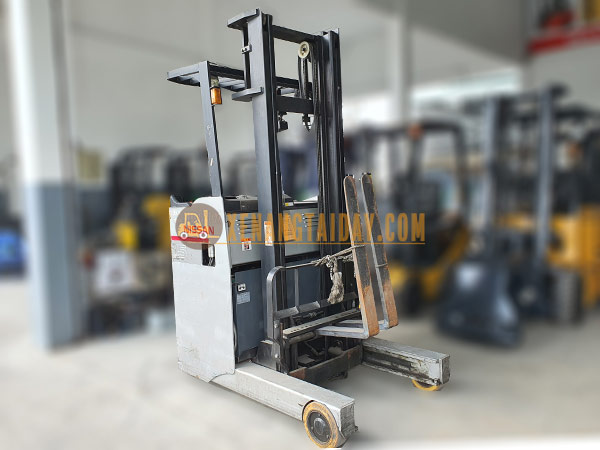 Xe nâng điện đứng lái Nissan U01F15
