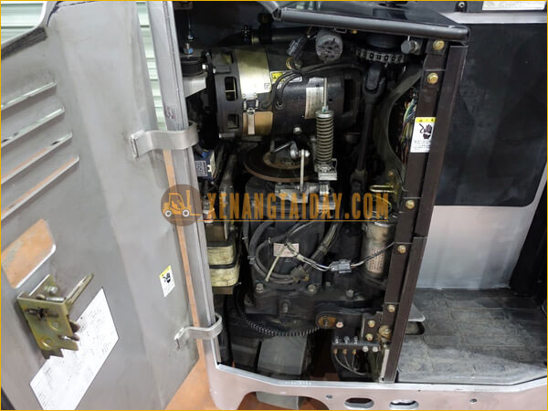 Xe nâng điện đứng lái Nissan U01F15