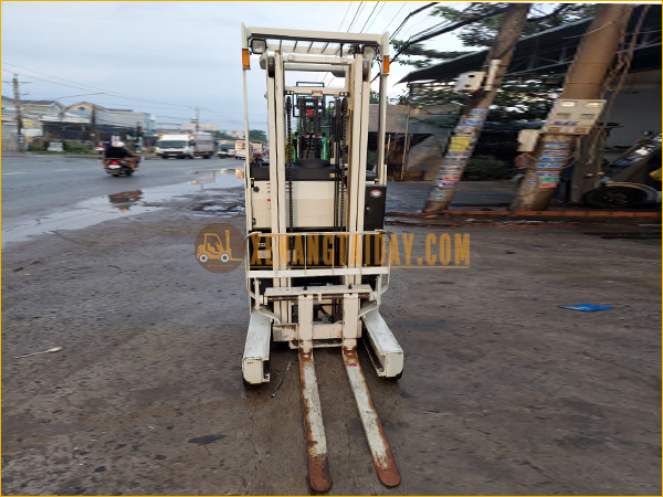 Xe nâng điện đứng lái Sumitomo 61 - FBR09NE