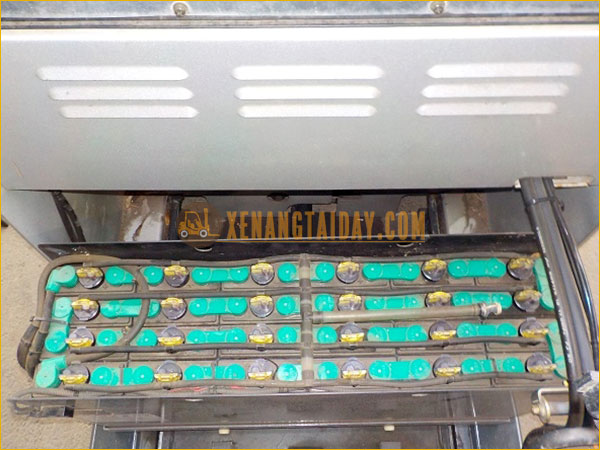 Xe nâng điện đứng lái TCM FR10-7
