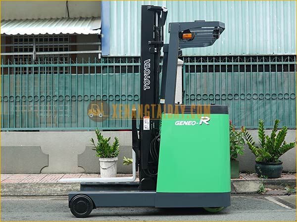 Xe nâng điện đứng lái TOYOTA 7FBR18