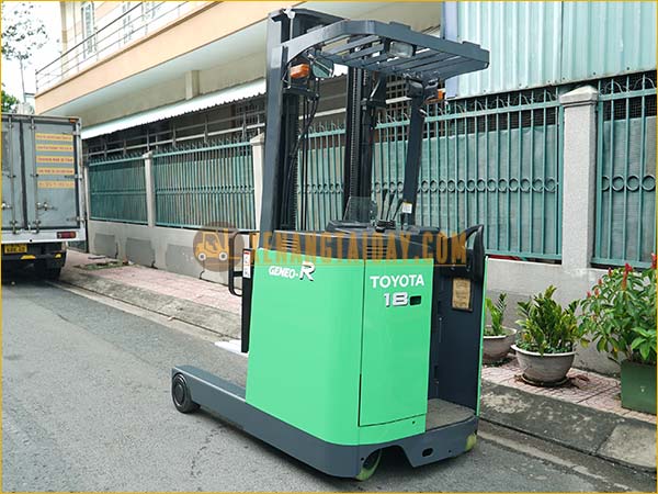 Xe nâng điện đứng lái TOYOTA 7FBR18