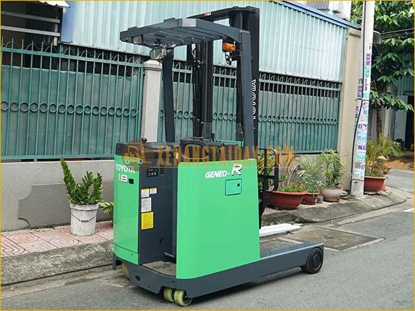 Xe nâng điện đứng lái TOYOTA 7FBR18
