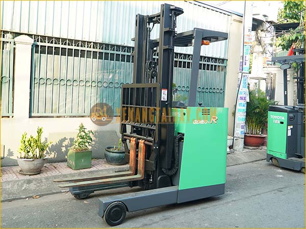 Cấu tạo khung nâng bằng sắt đúc nguyên khối ghi điểm về chất lượng và độ bền.