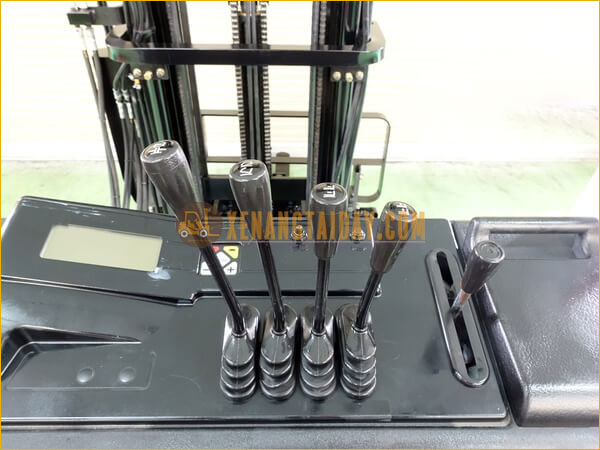 Xe nâng điện đứng lái Unicarriers FRHB15-8A