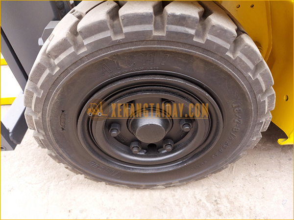 Xe nâng điện ngồi lái KOMATSU FB15-12