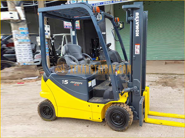 Xe nâng điện ngồi lái KOMATSU FB15-12