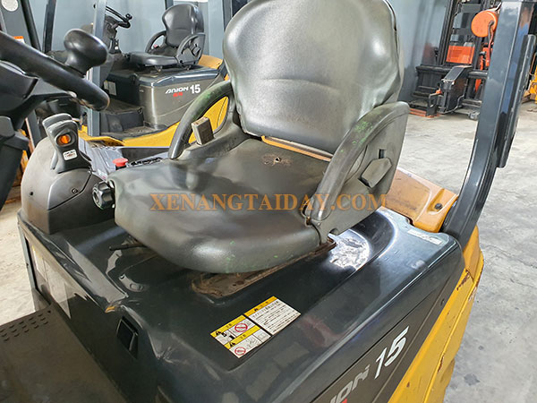 Xe nâng điện ngồi lái ba bánh KOMATSU FB15ML-12
