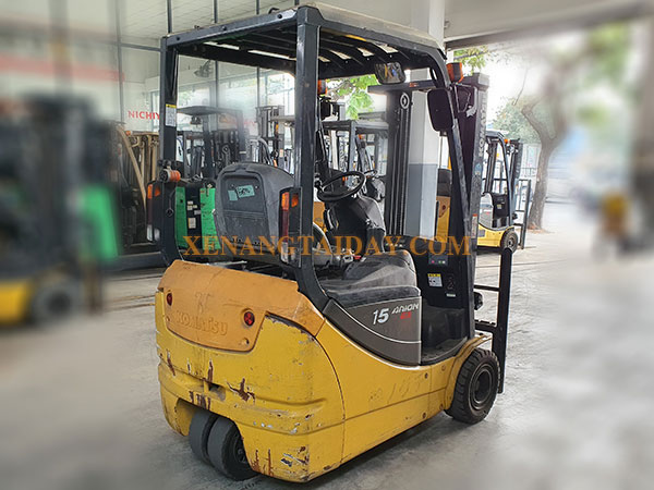 Xe nâng điện ngồi lái ba bánh KOMATSU FB15ML-12