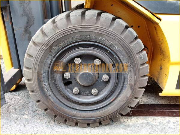 Xe nâng điện ngồi lái KOMATSU FB10M-12