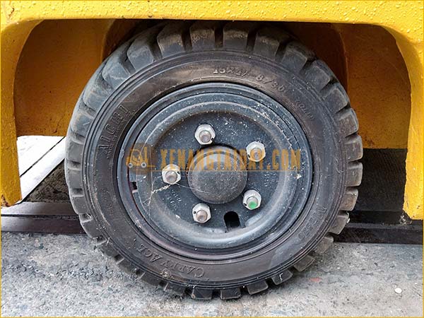 Xe nâng điện ngồi lái KOMATSU FB10M-12