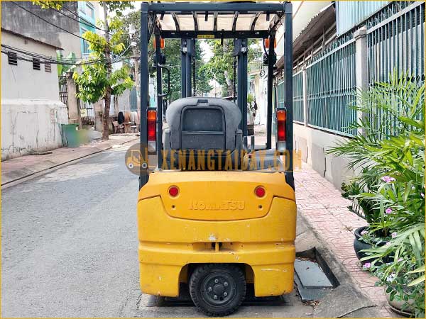 Xe nâng điện ngồi lái KOMATSU FB10M-12