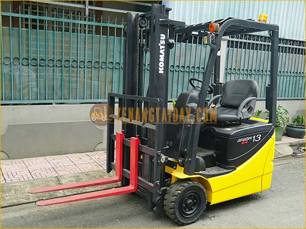 Xe nâng điện ngồi lái KOMATSU FB13M-12
