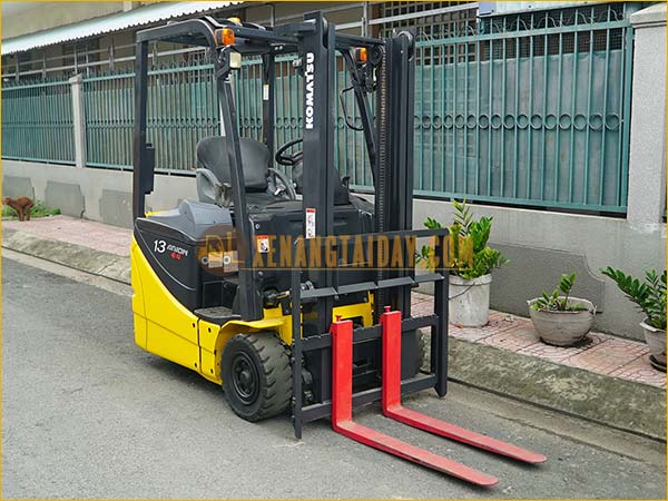 Xe nâng điện ngồi lái KOMATSU FB13M-12